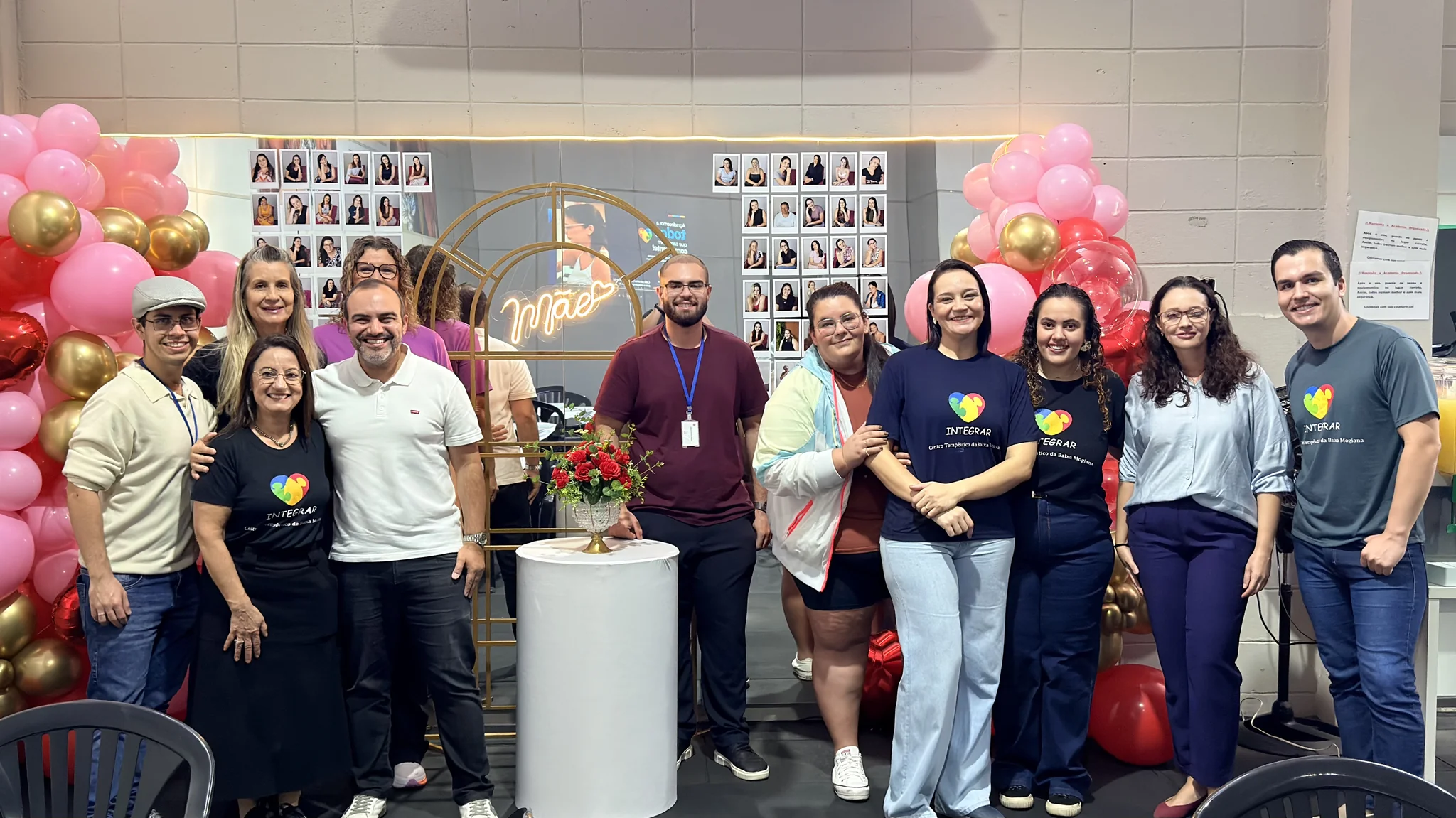 Equipe Integrar reunida em evento comemorativo